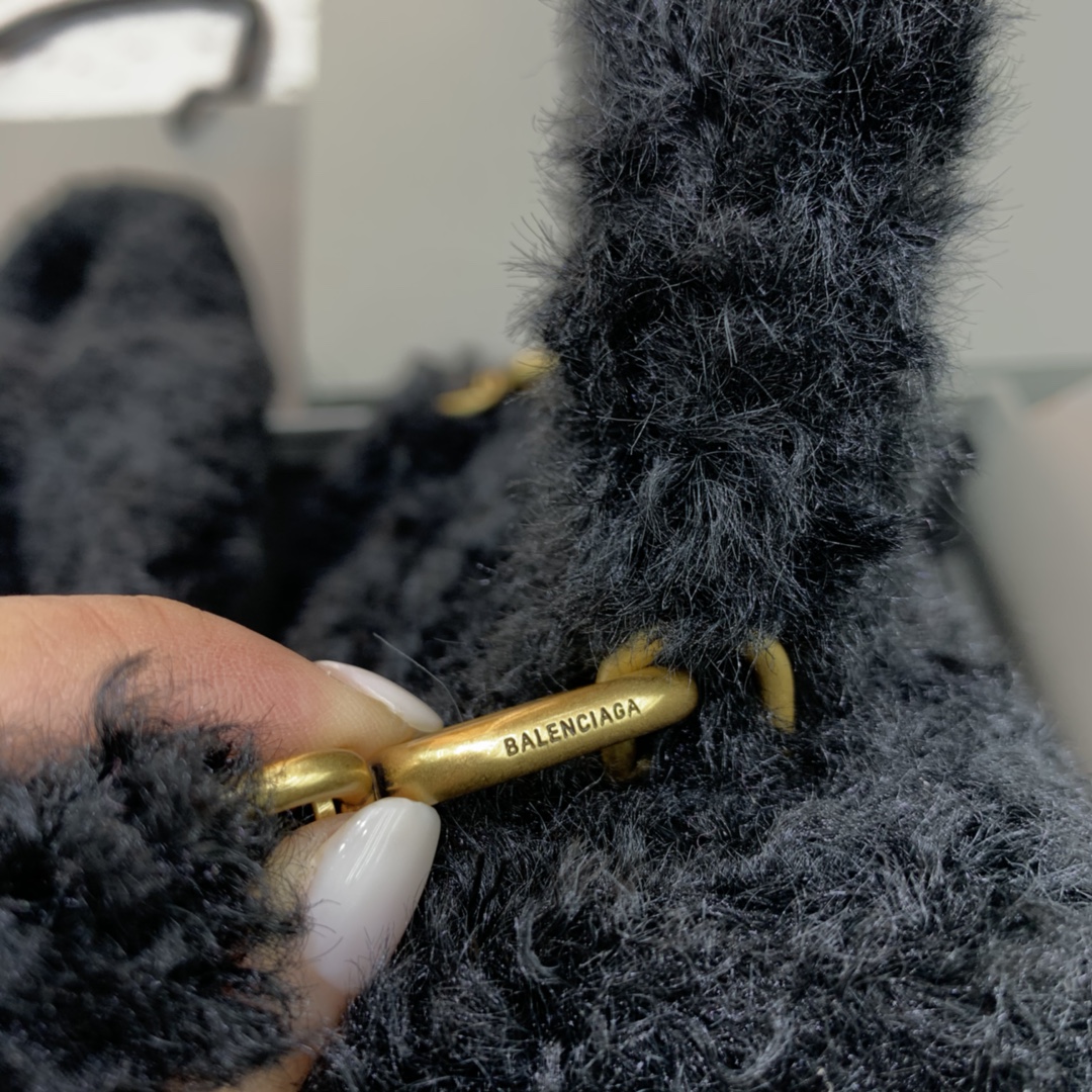 Ba*len*cia*ga hourglass bag