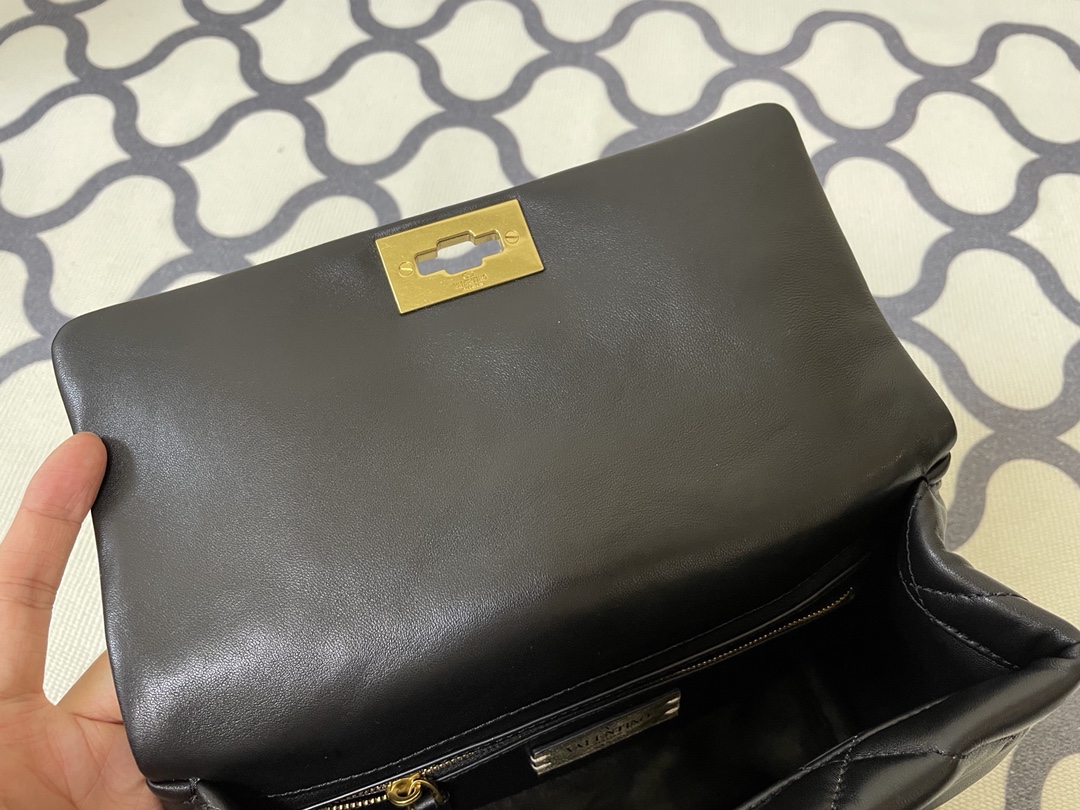 Valentin0 Garavani Roman Stud-Small Size-25*16*10CM