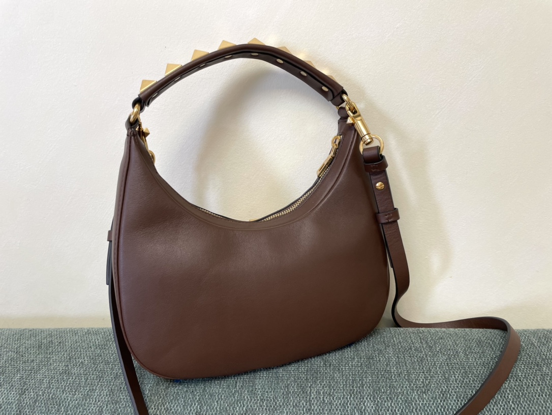 Va1e*ntin0 garavani studsign-26*30*7cm