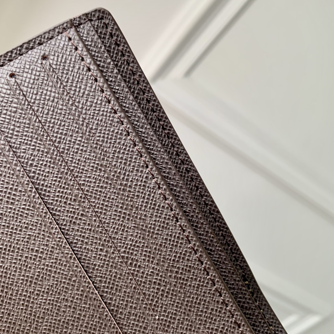 l0*is V*t0n multiple wallet-m83334-11.5 x 9 x 1.5 cm