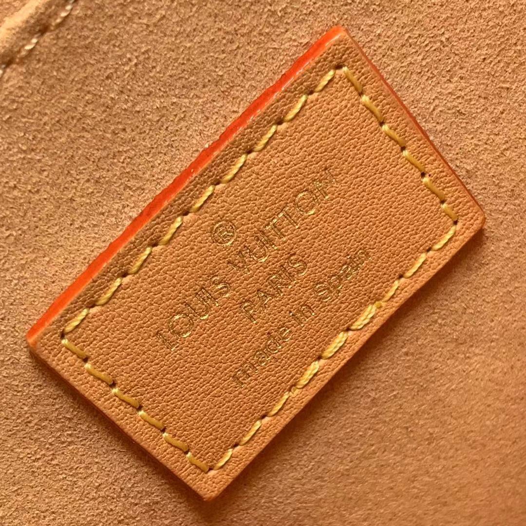 l0*is V*t0n since 1854 dauphine-25*17*10.5cm