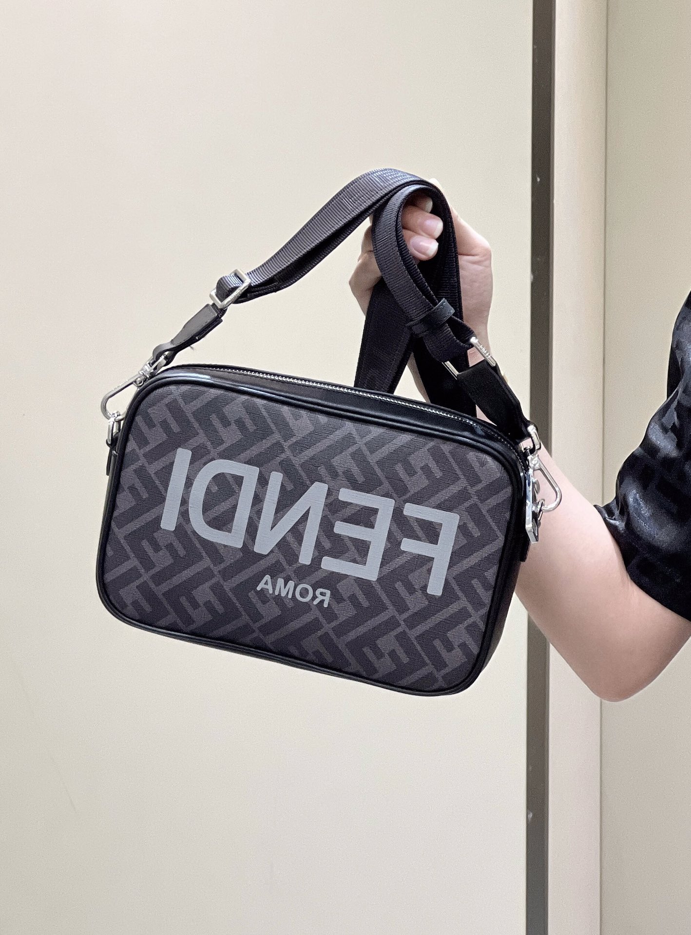 F**di camera bag-23.5x5x16cm