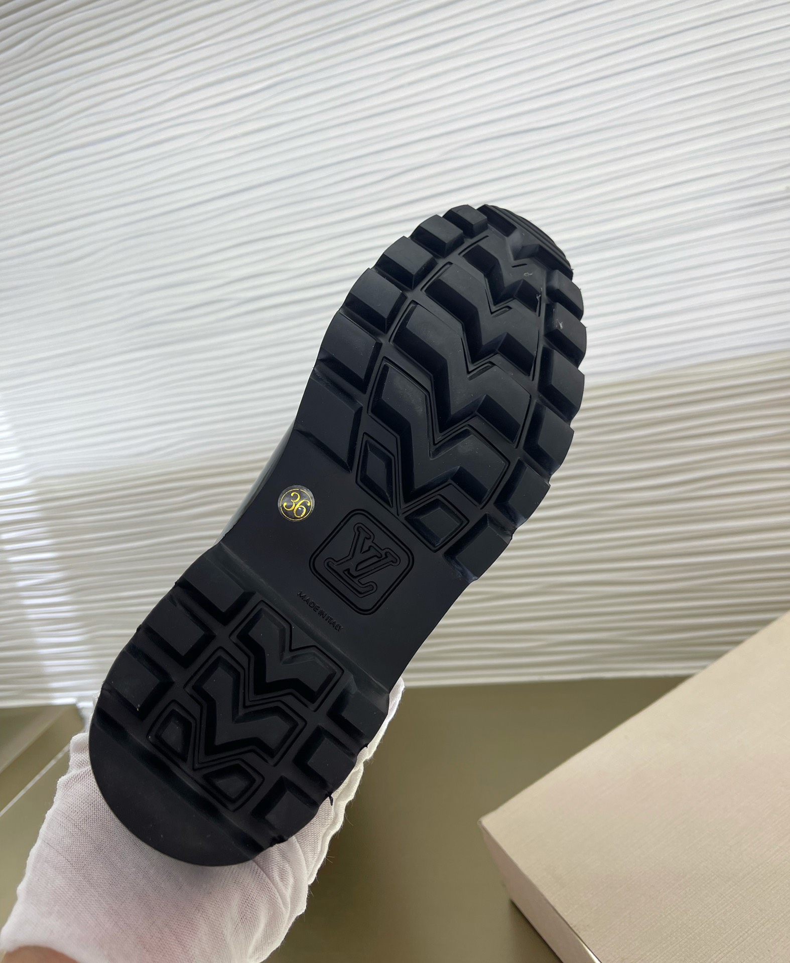 l0*is V*t0n boots(eu35-42)