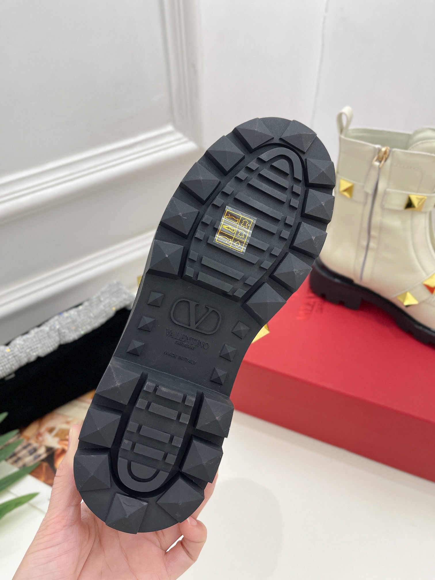 Va1e*ntin0 boots(eu35-41)