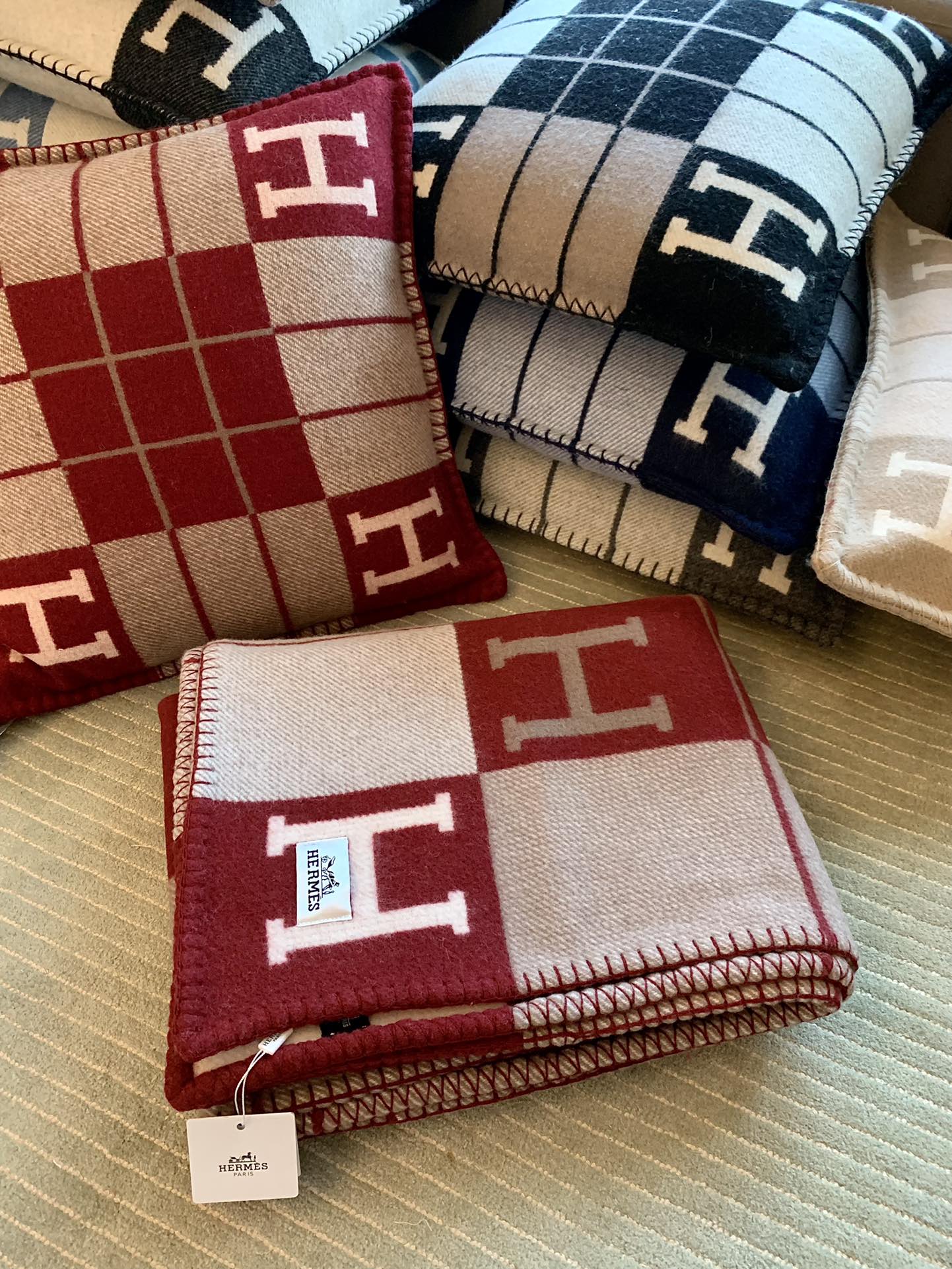 H**mes blankets-170*135cm