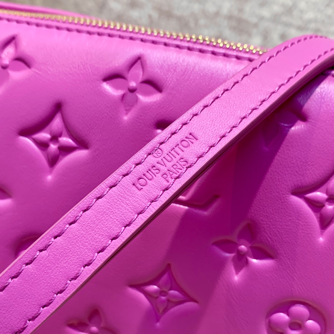 l0*is V*t0n coussin bb bag-21*16*7 cm