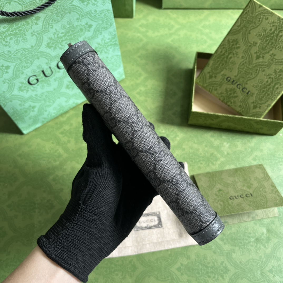 G*u*i wallet-19*10.5*2.5cm