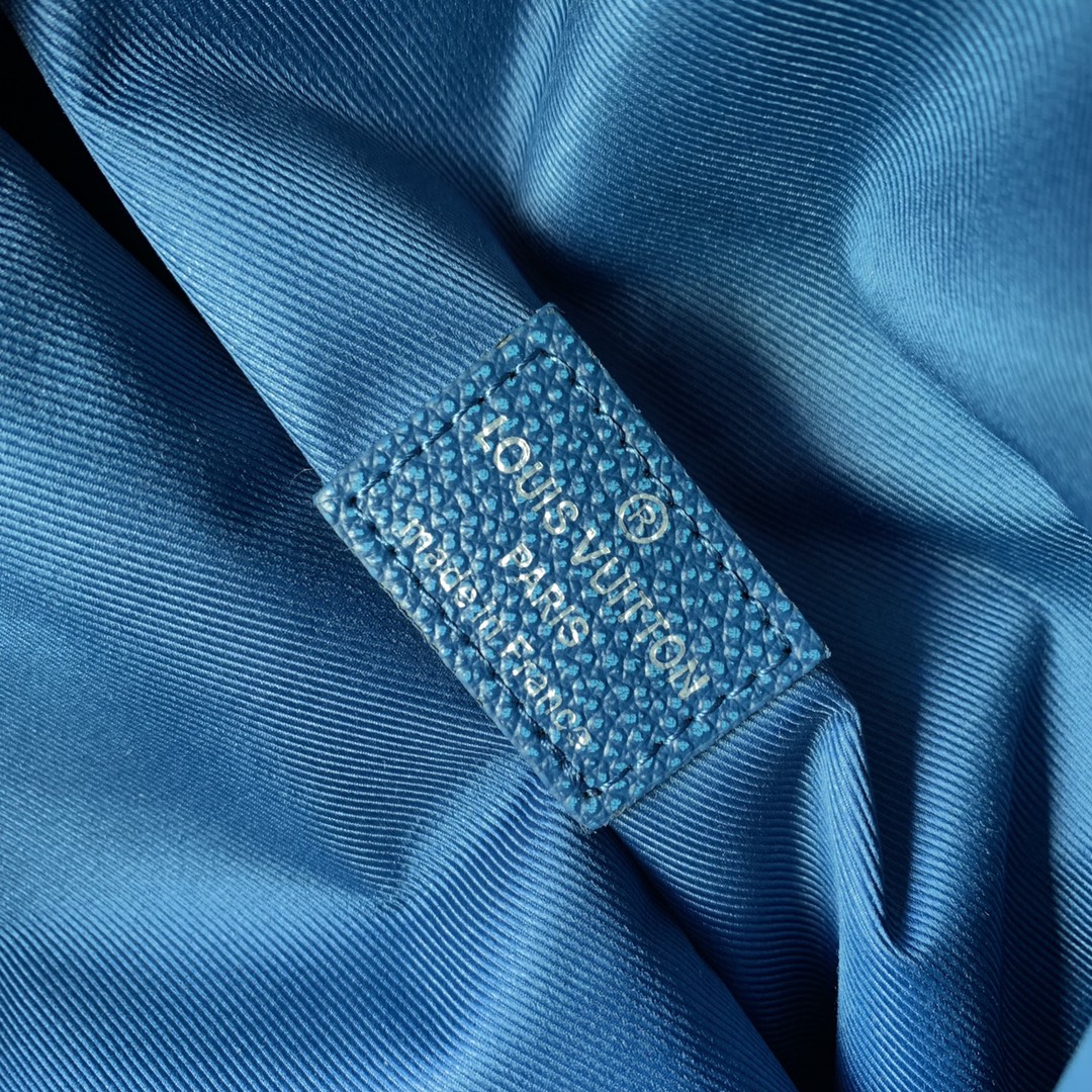 l0*is V*t0n roll top backpack-29*42*15cm