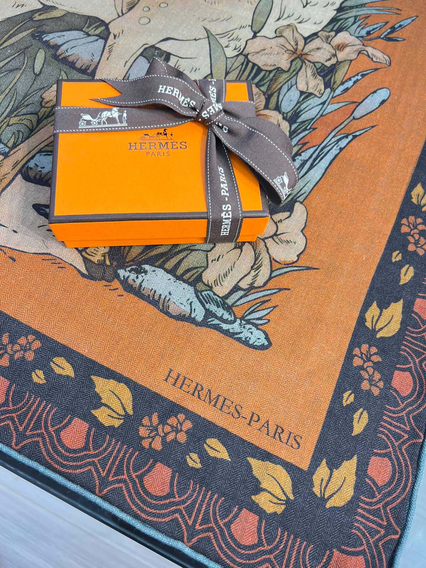 H**mes shawls-140*140cm