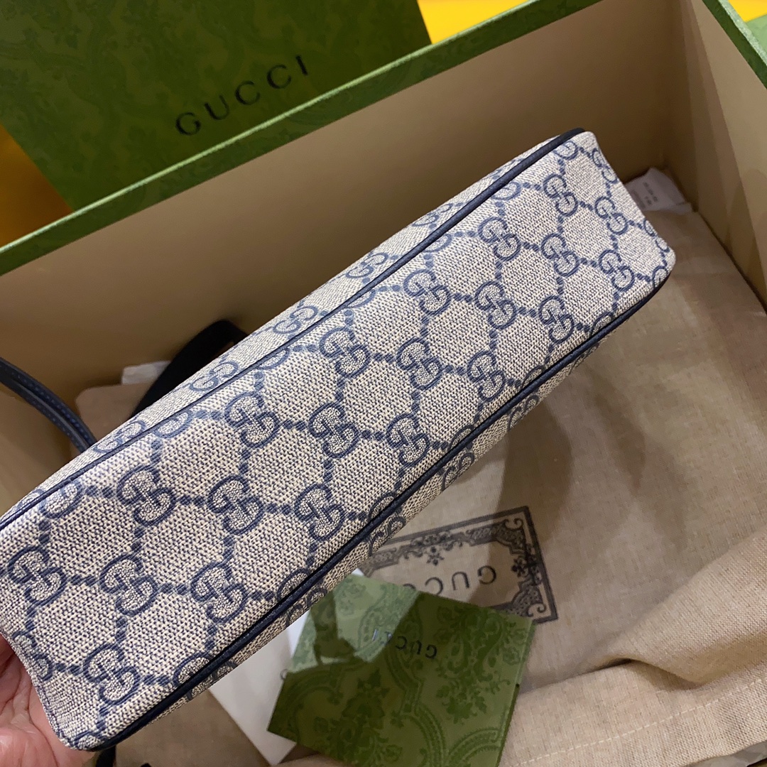 G*u*i chain bag-25*15*6cm