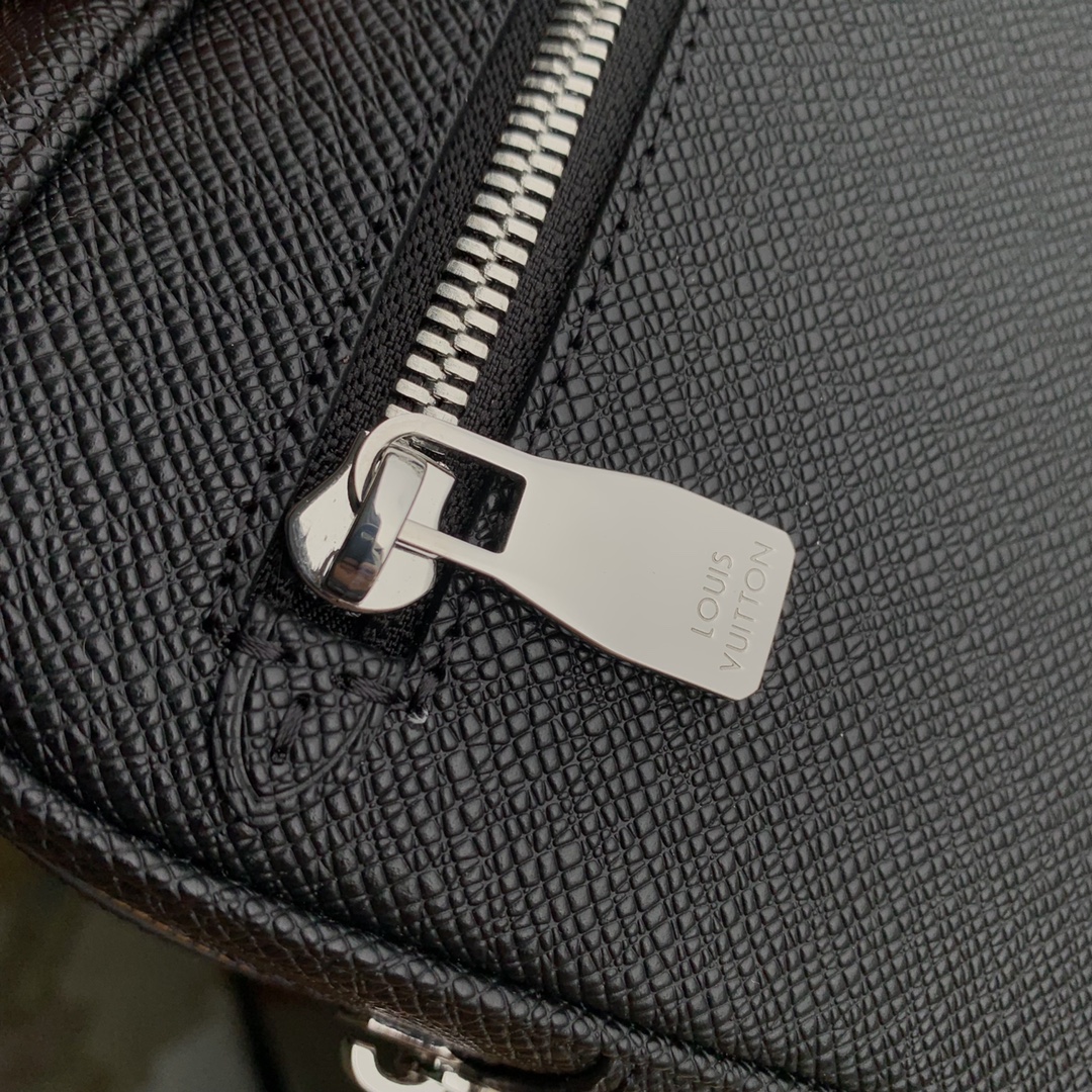 l0*is V*t0n pochette kasai -25 x 15.5 x 6.5 cm