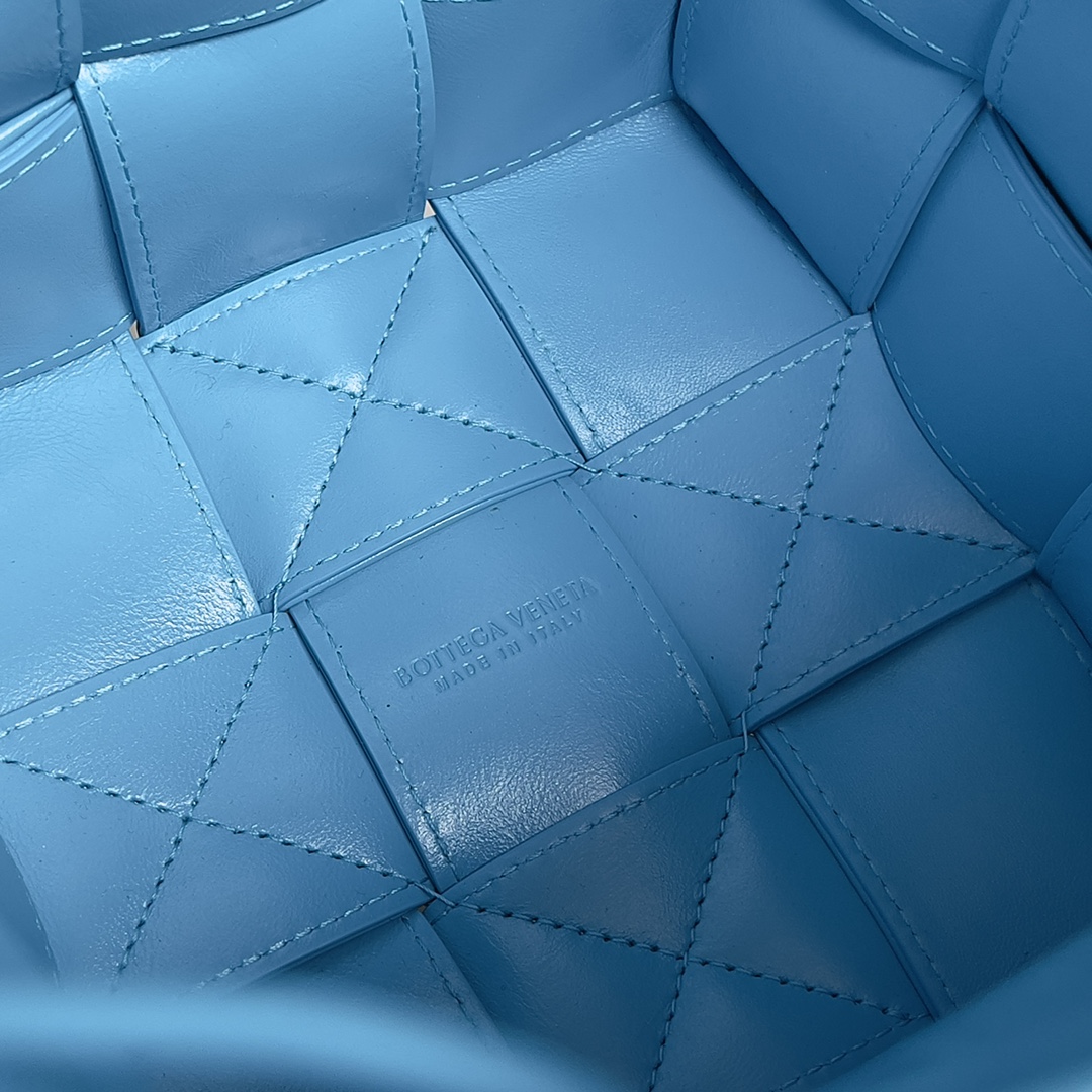 bo*te*ga Ve*ne*ta mini bucket-18*14*14cm