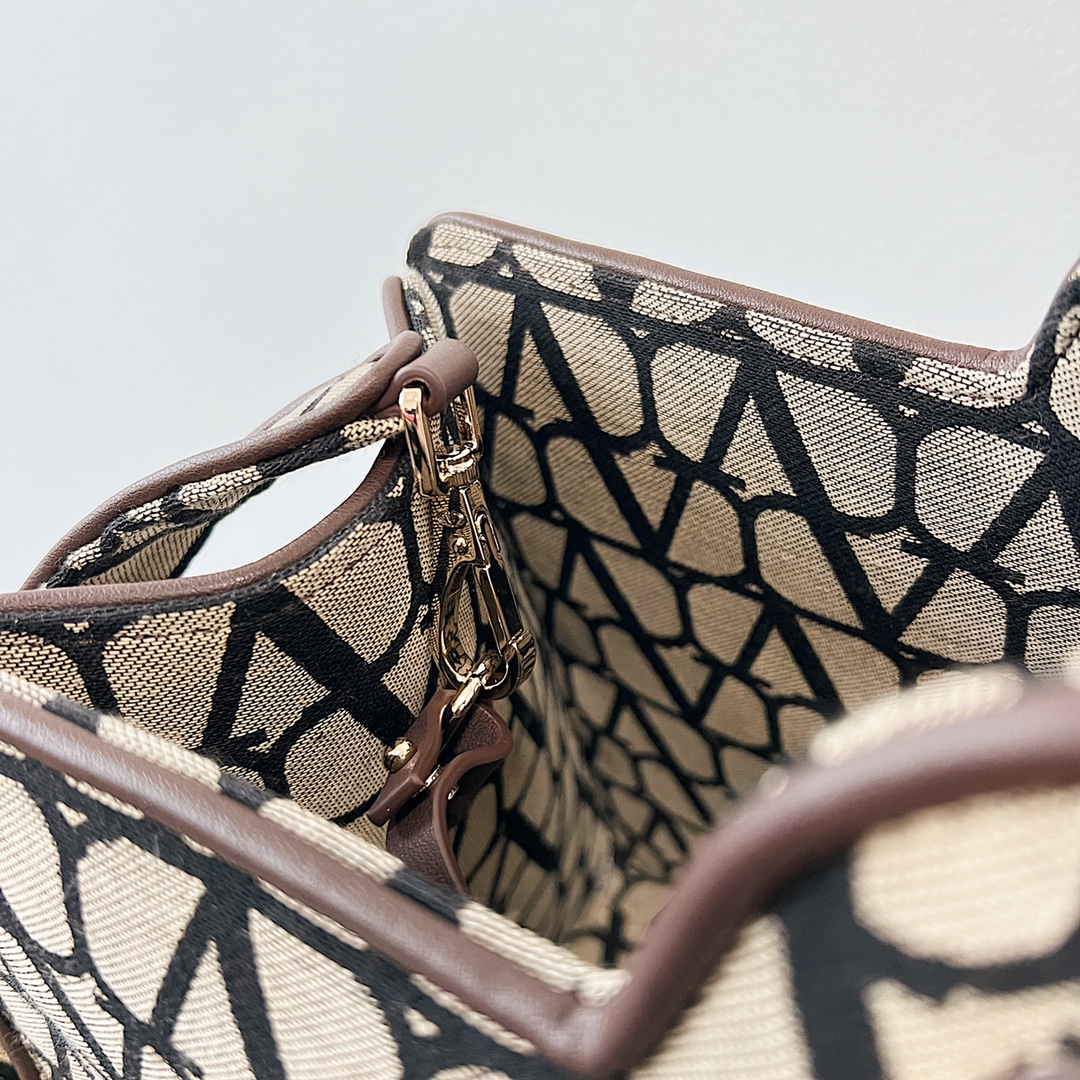 Va1e*ntin0 garavani la troisième toile iconographe -40*25*17cm