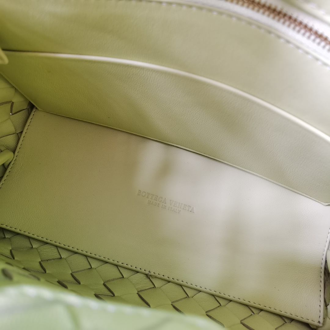 bo*te*ga Ve*ne*tatote-22*25*10.5cm