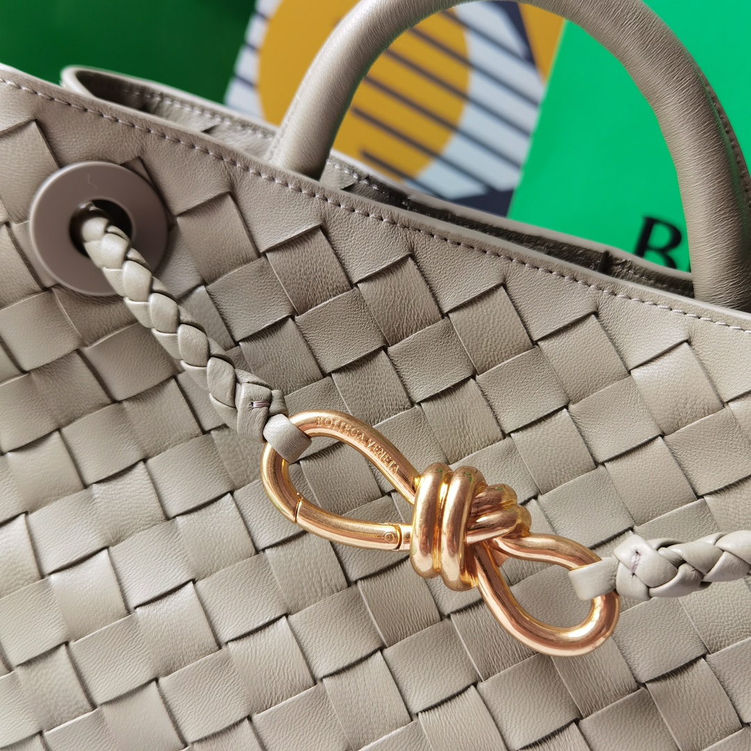 bo*te*ga Ve*ne*tatote-22*25*10.5cm