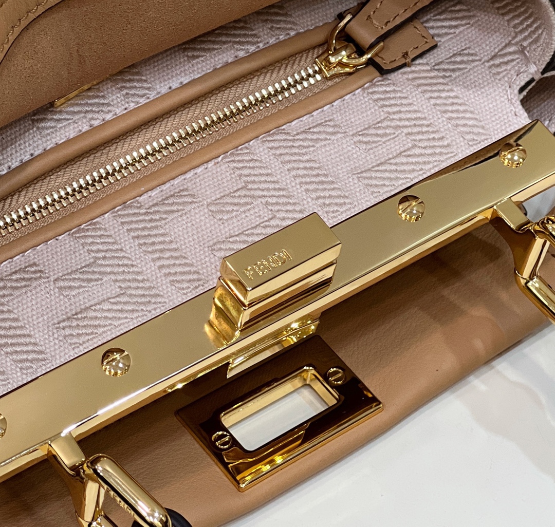 F**di peekabootote-23cm