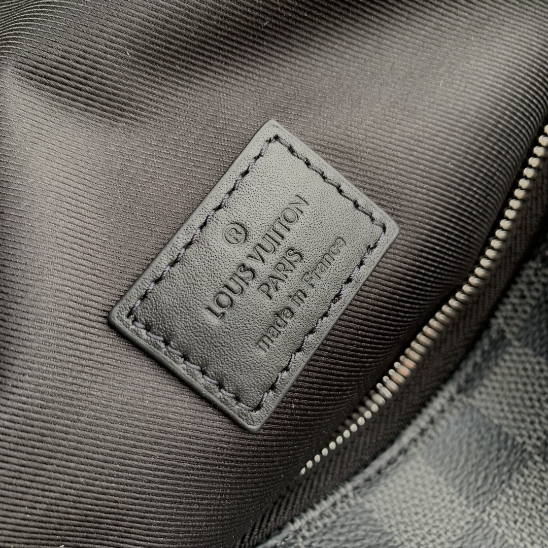 l0*is V*t0n discovery backpack-30*40*20cm