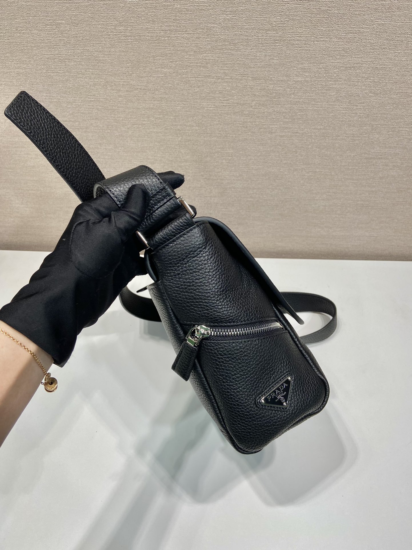 Pra*a 2vd056 messenger bag-22*2212cm