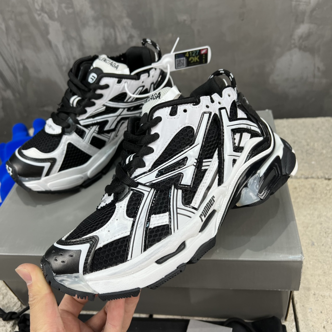 Ba*len*cia*ga runner sneakers