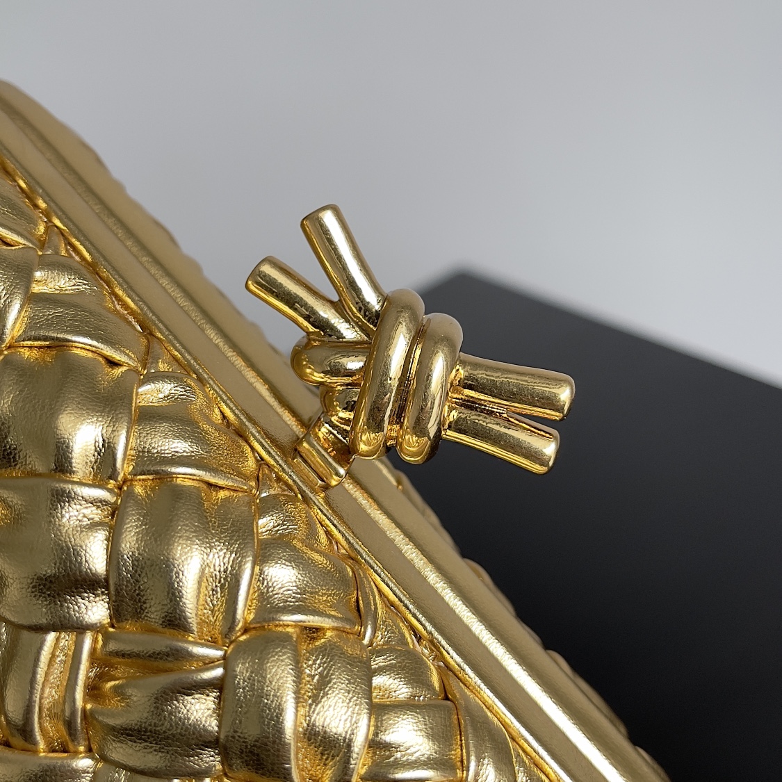 bo*te*ga Ve*ne*ta cassette bag-20.5*6*12.5cm