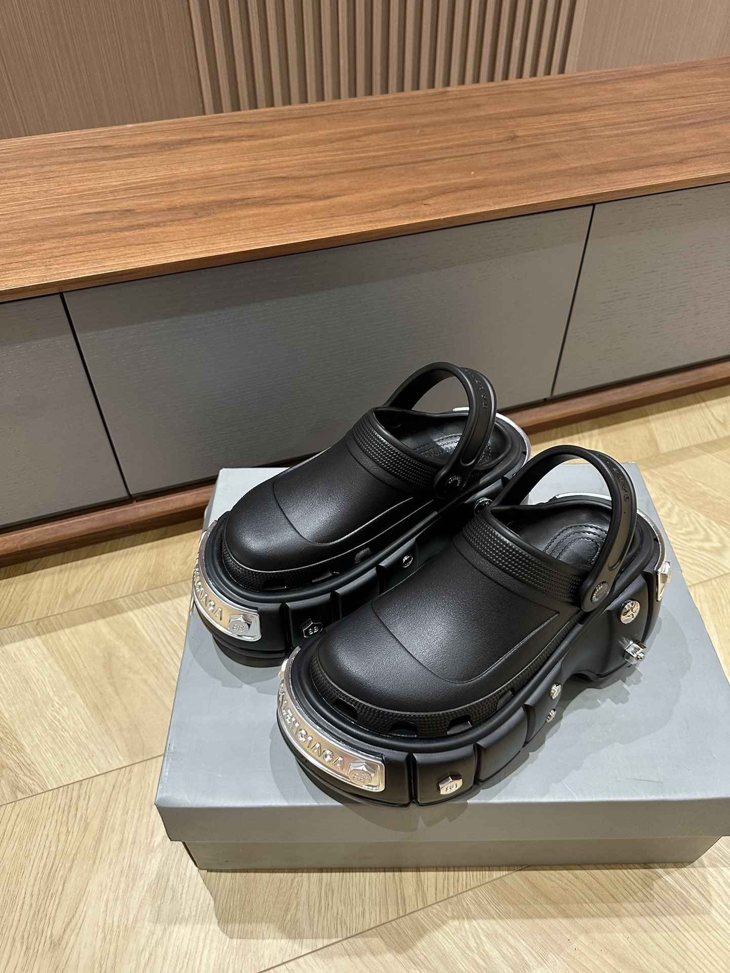 balenciag &Cr*0*s sandals