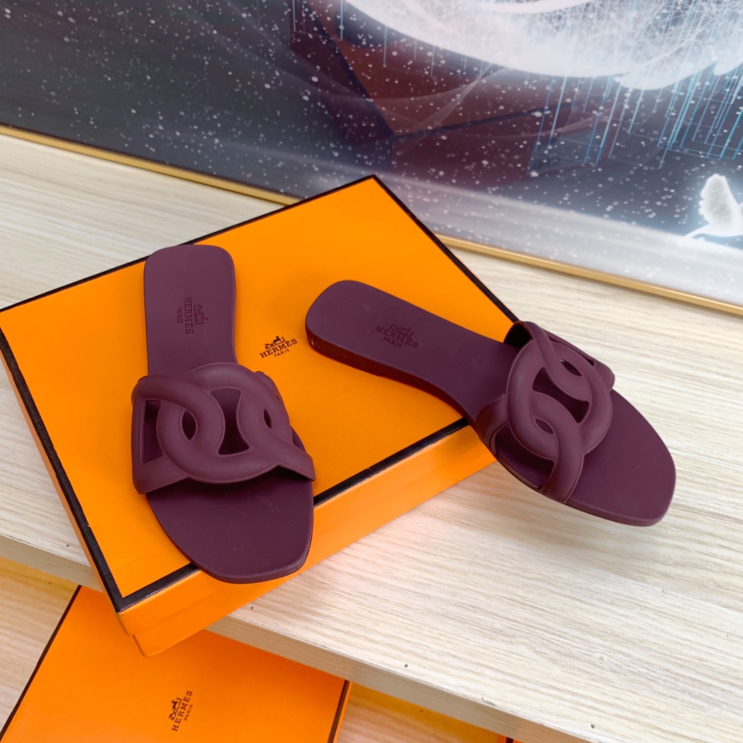 H**mes sandals