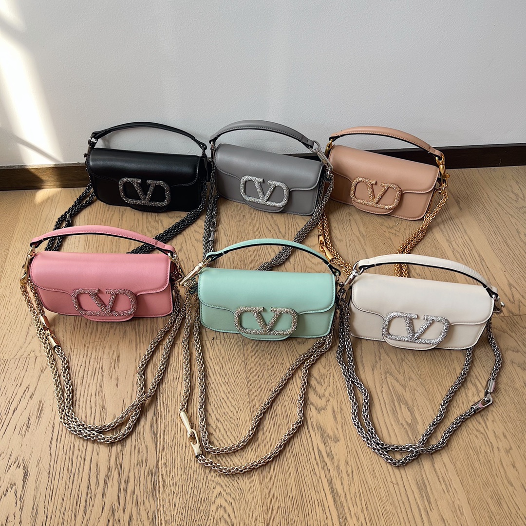 Va1e*ntin0 garavani signature bag-20×11×5cm