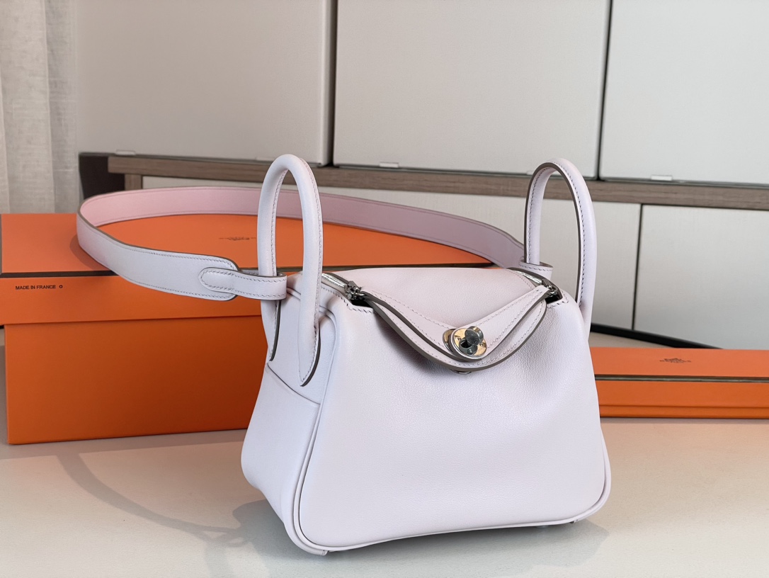 H**mes lindy 19-swift