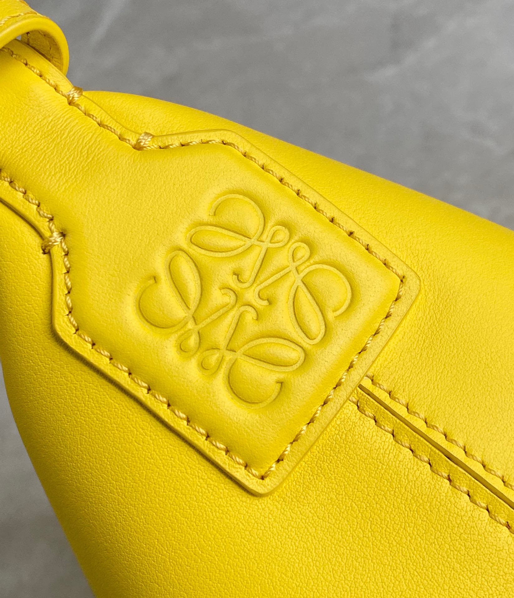 L0ew* cubi bag-20.5×17×12.5cm