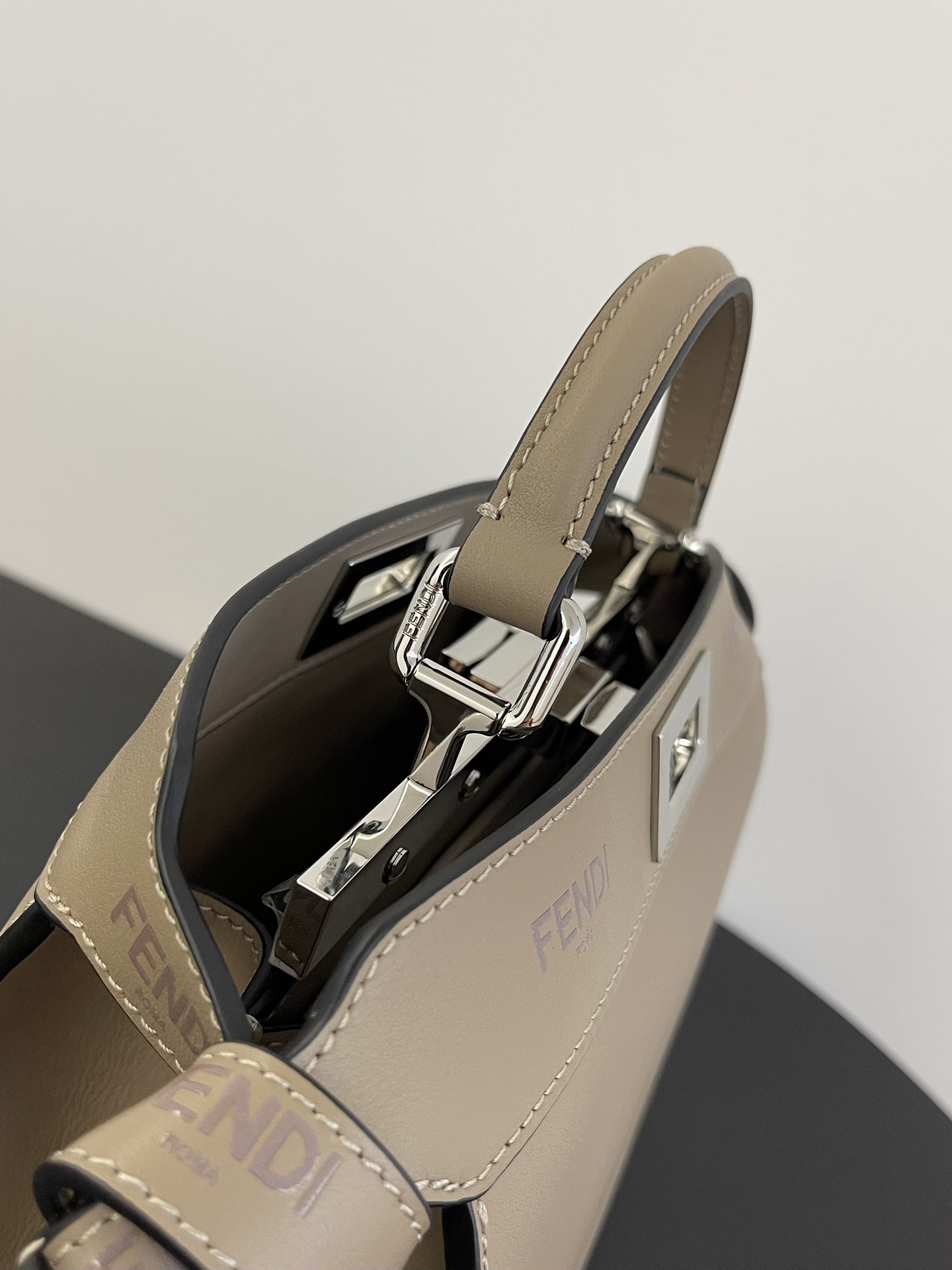 F**di peekaboo-27x21x9.5cm