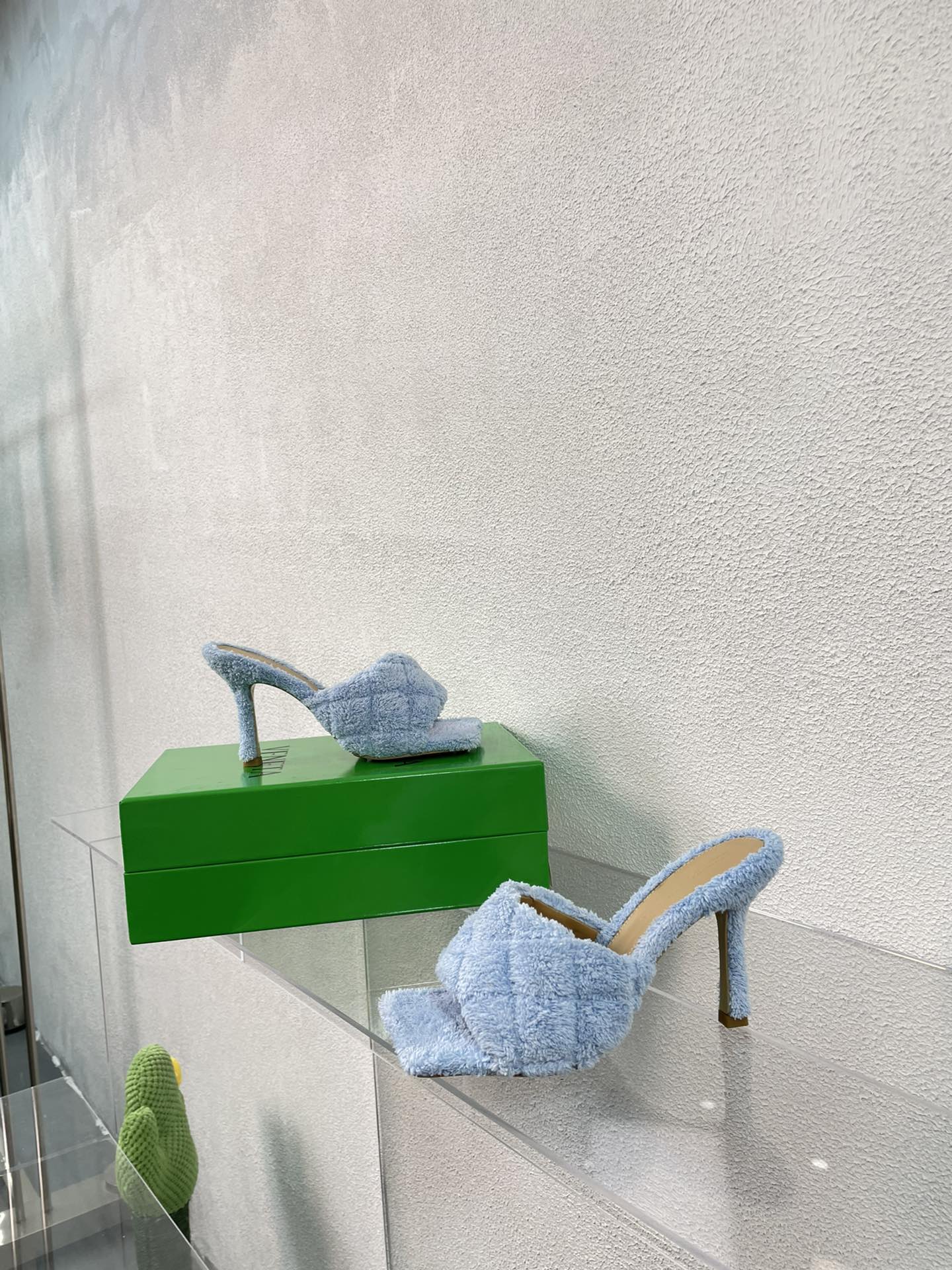 bo*te*ga Ve*ne*ta slippers