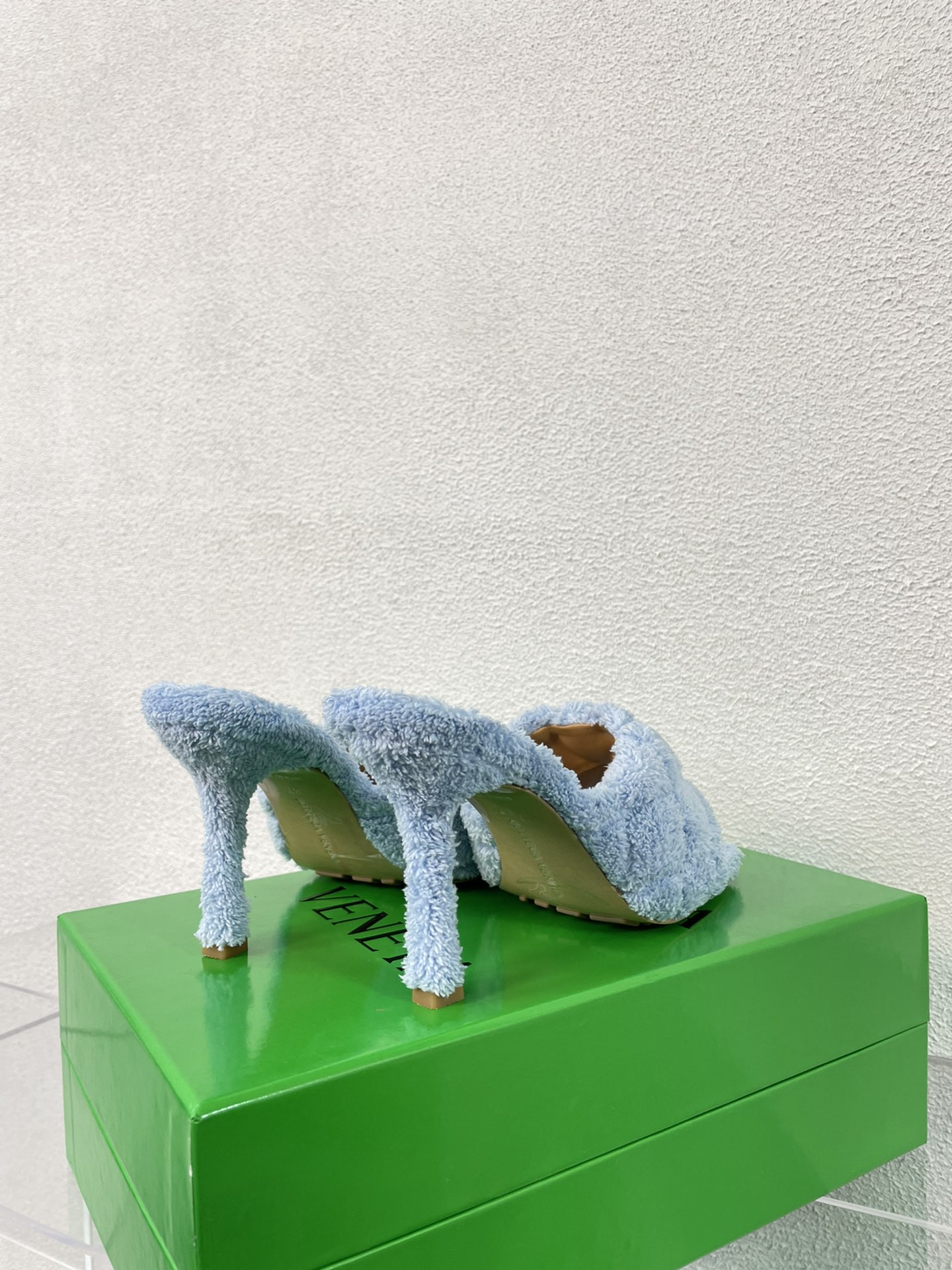 bo*te*ga Ve*ne*ta slippers