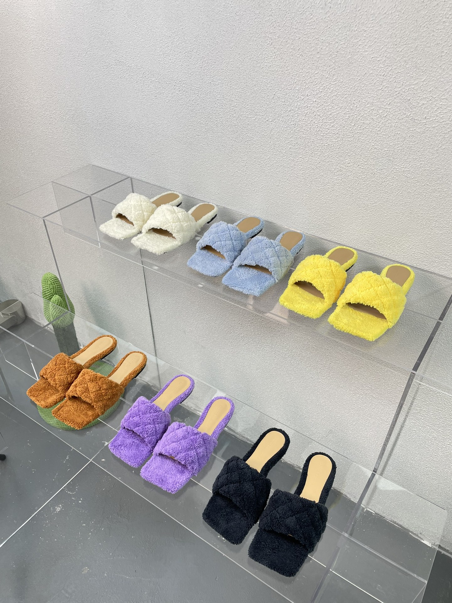 bo*te*ga Ve*ne*ta slippers