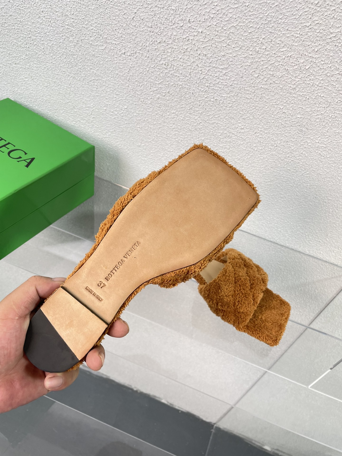 bo*te*ga Ve*ne*ta slippers