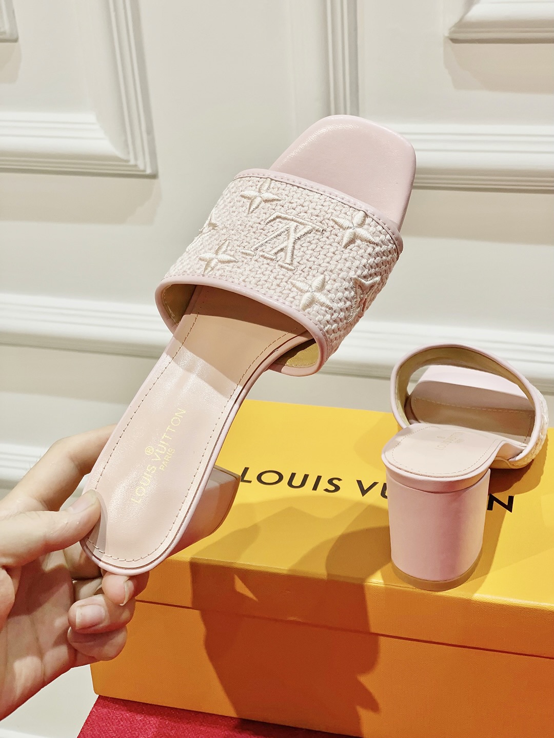 l0*is V*t0n slippers-6.5cm