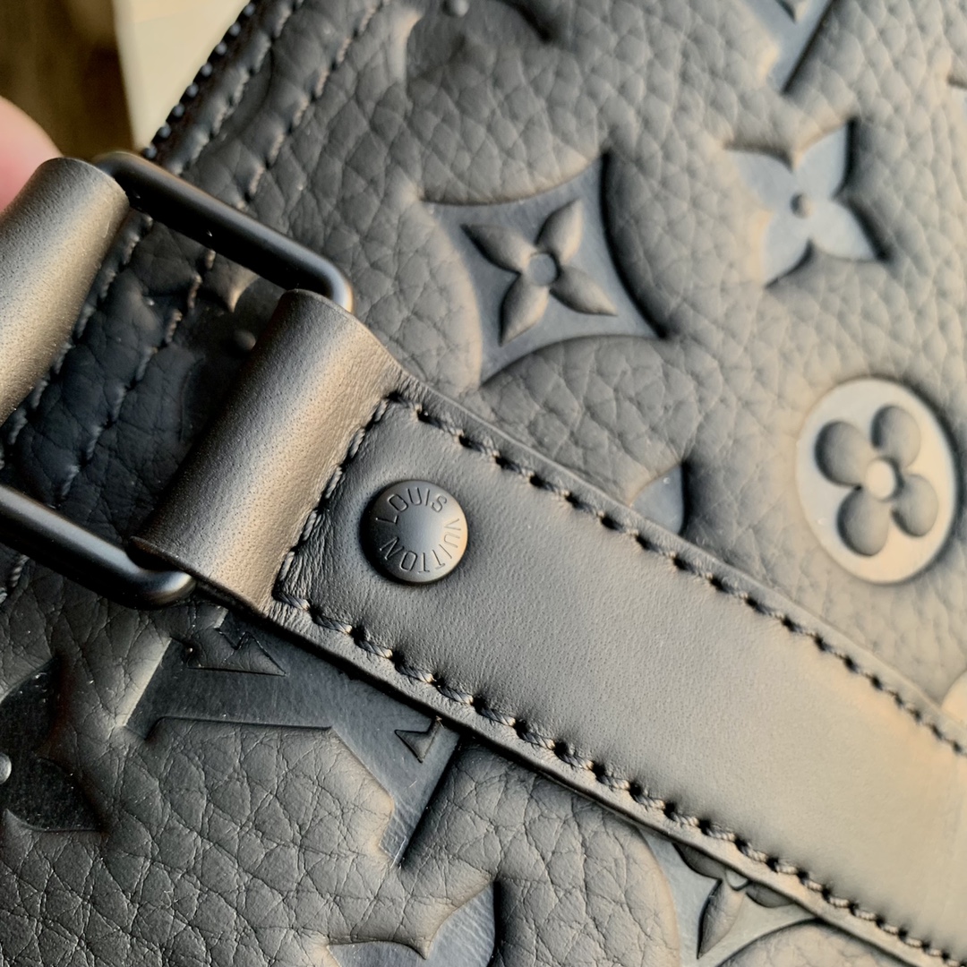 l0*is V*t0n keepall bandouliÈre 35-m22570-34*21*16cm