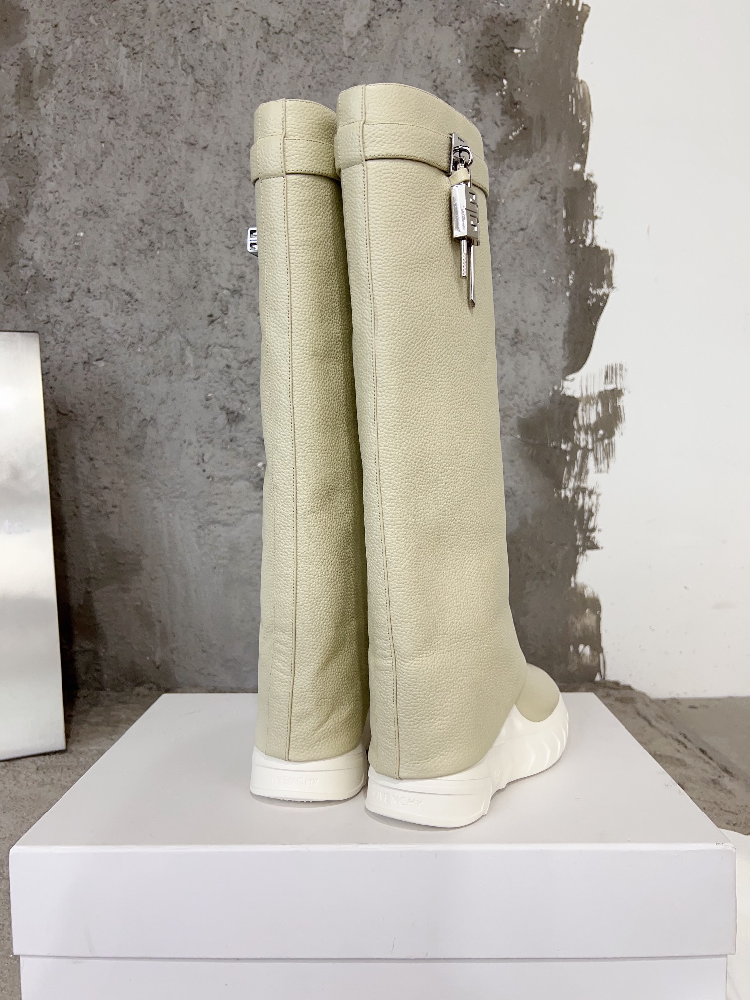 G1uenchy boots(eu35-41)