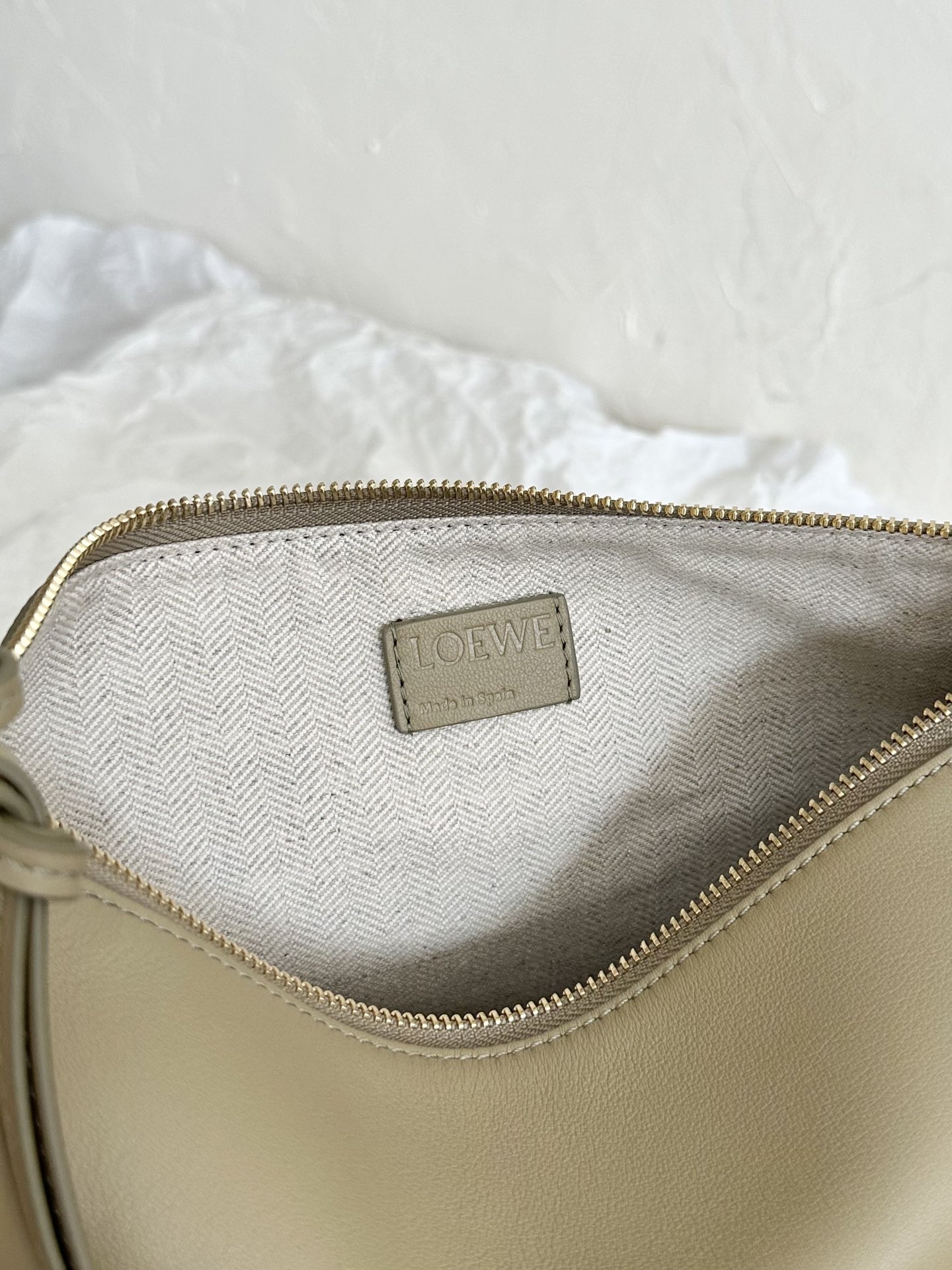 L0ew* hammock hobo bag-28*17*9.5cm