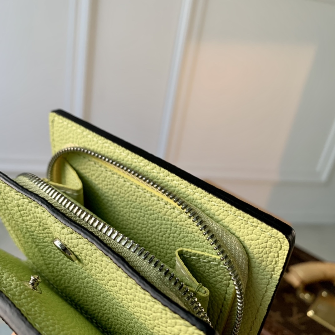 l0*is V*t0n wallet-11×8.5×3.5cm