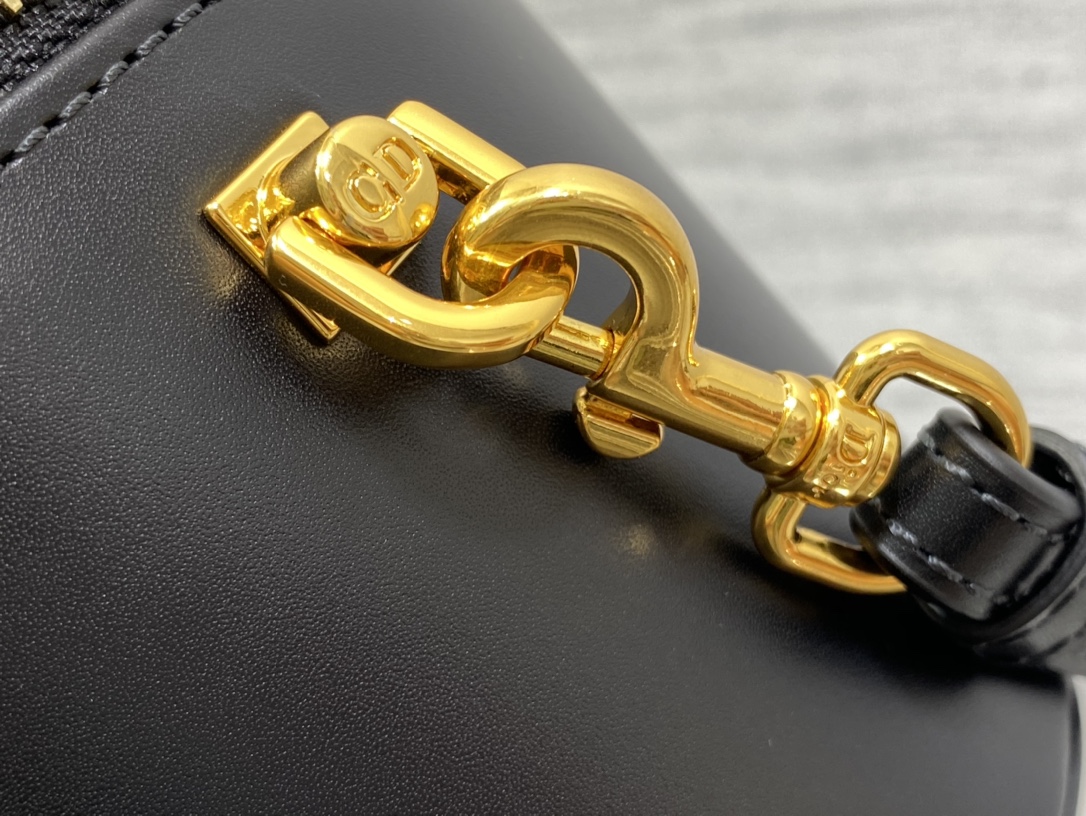 D*or signature vanity bag-24*14*18cm