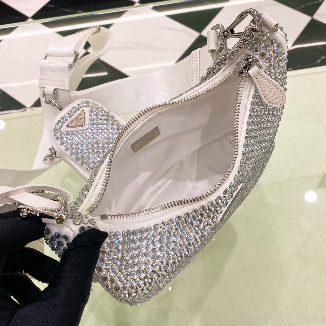 Pra*a re-edition bag-22*15*6.5cm