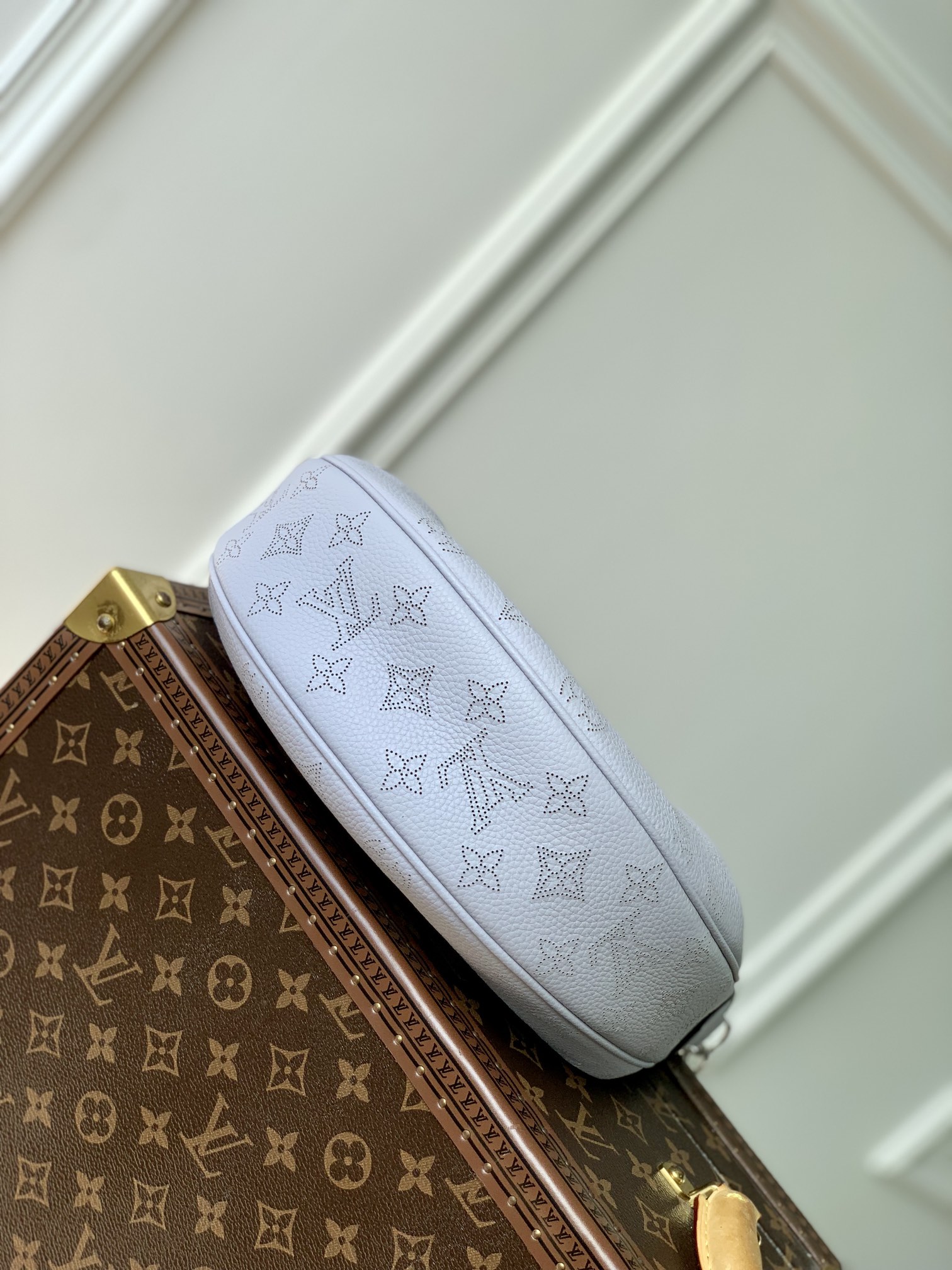 l0*is V*t0n baia bag-26*17*7.5cm