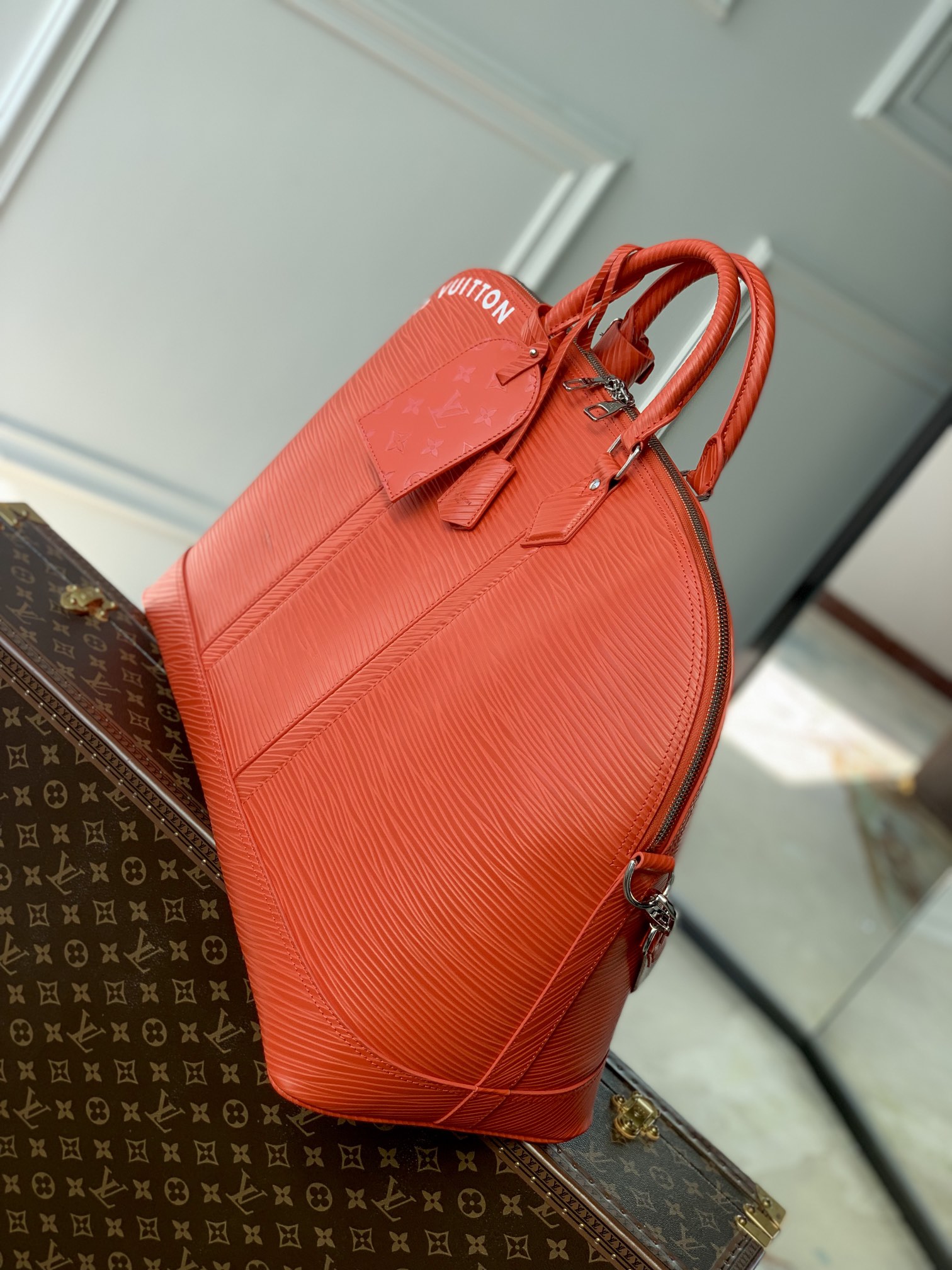 l0*is V*t0n alma travel bag-64 x 42 x 22cm