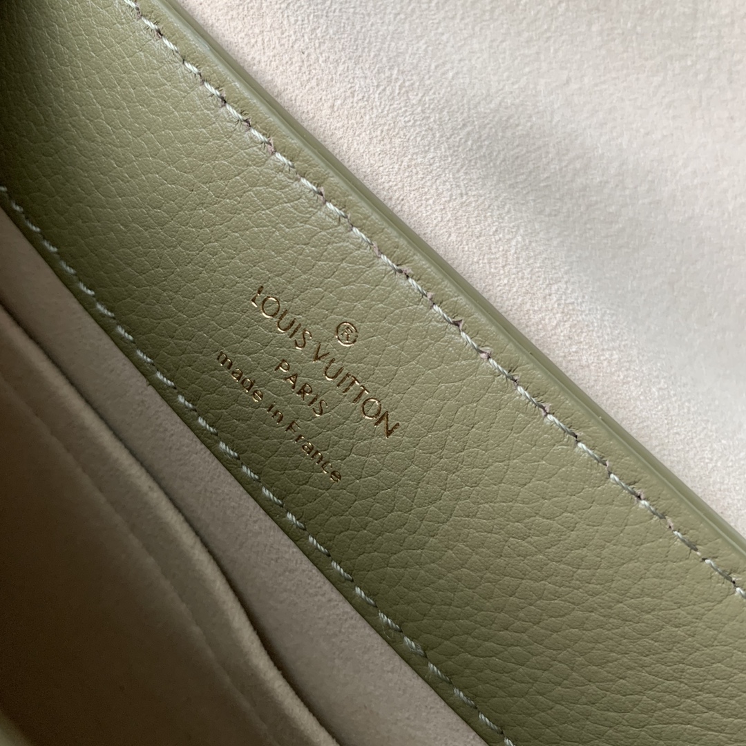 l0*is V*t0n lockme ever 23x17x10cm