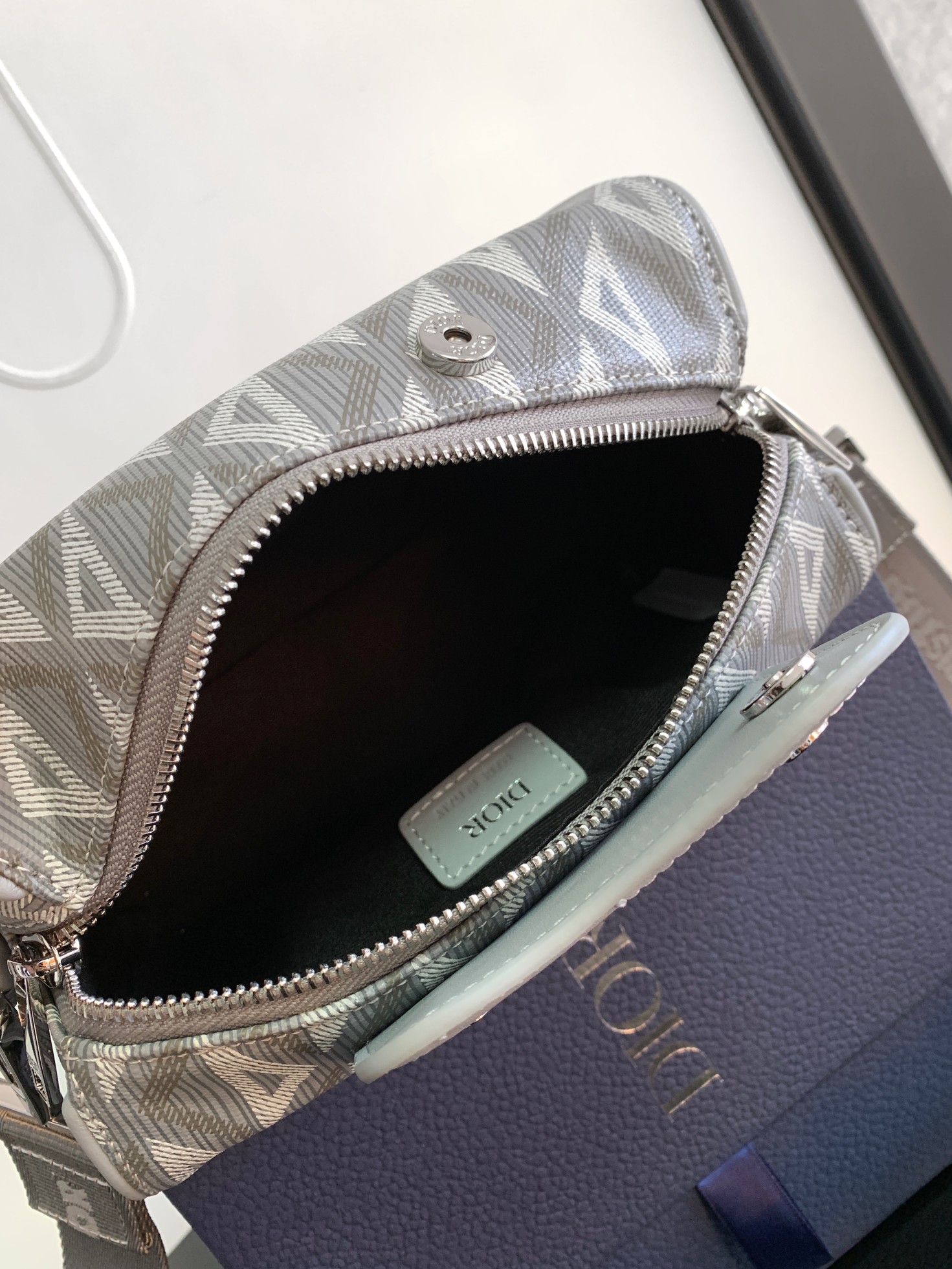 Dio Lingot 22 Bag-22 x 10.5x 12.5CM