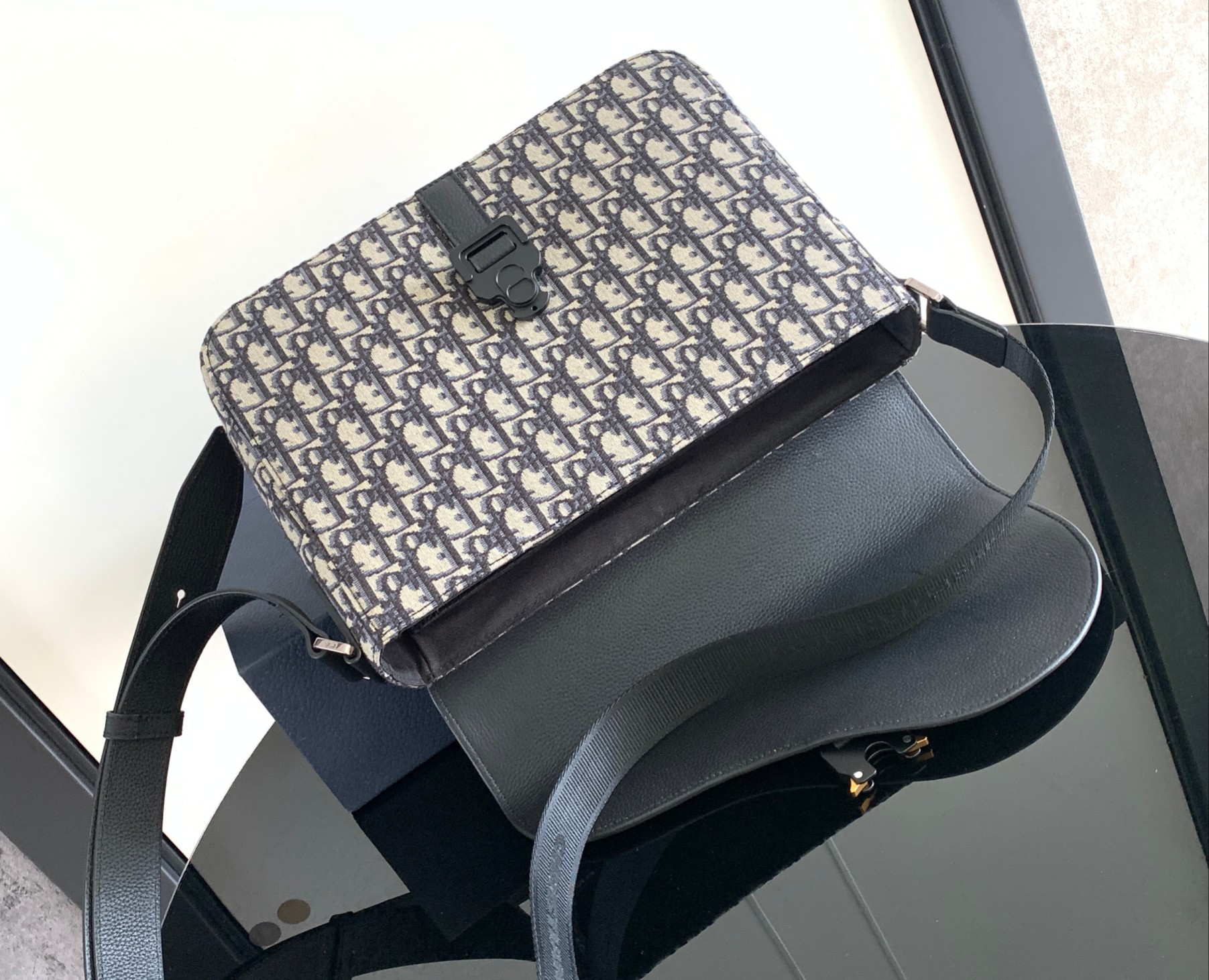 D*or saddle messenger bag-31 x 23 x 8cm