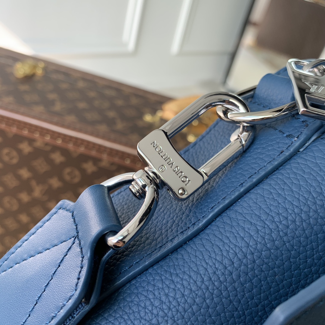 l0*is V*t0n fastline messenger bag-23.5 x 18 x 7cm