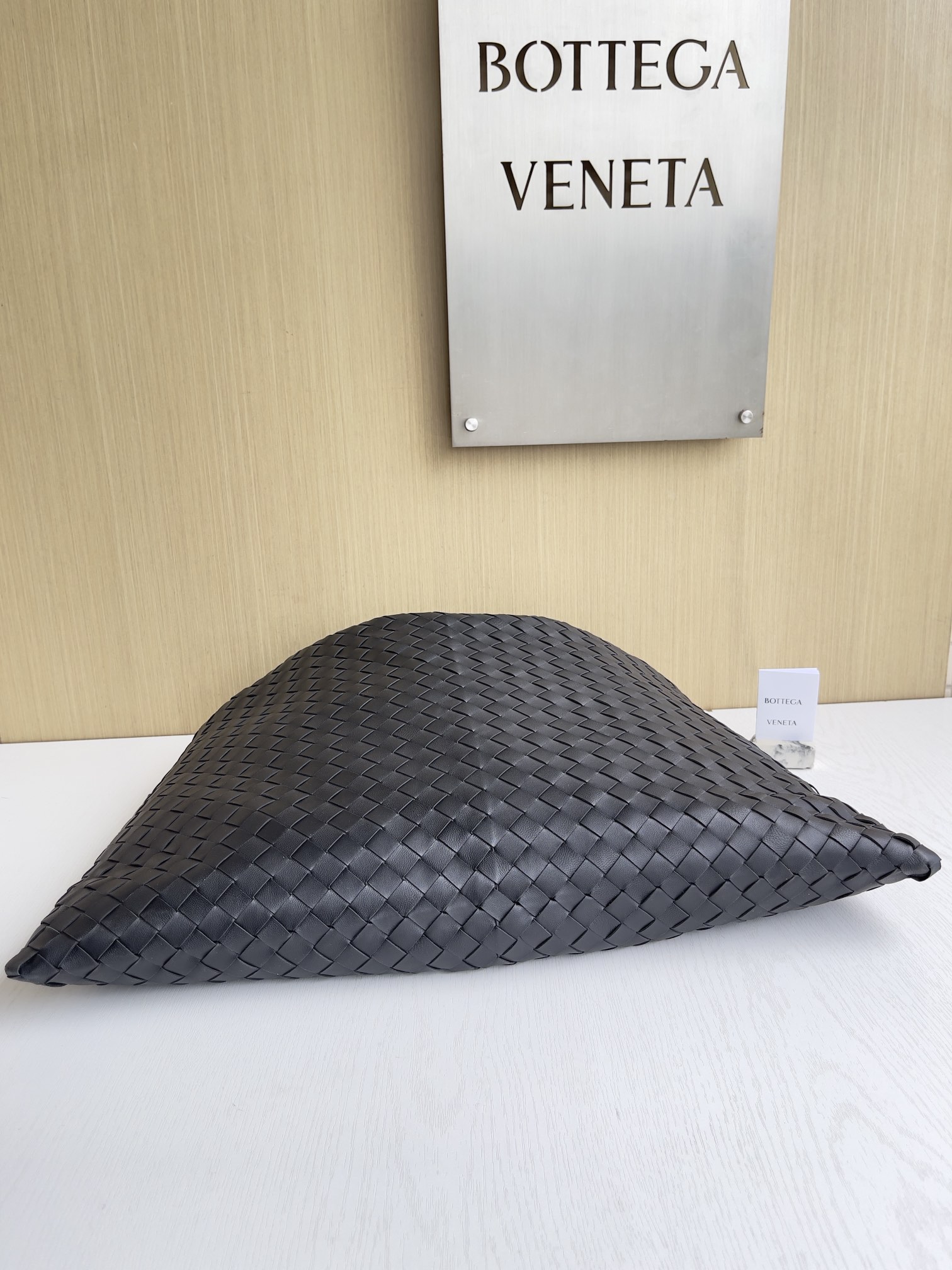 bo*te*ga Ve*ne*ta hop bag-53*24*13cm