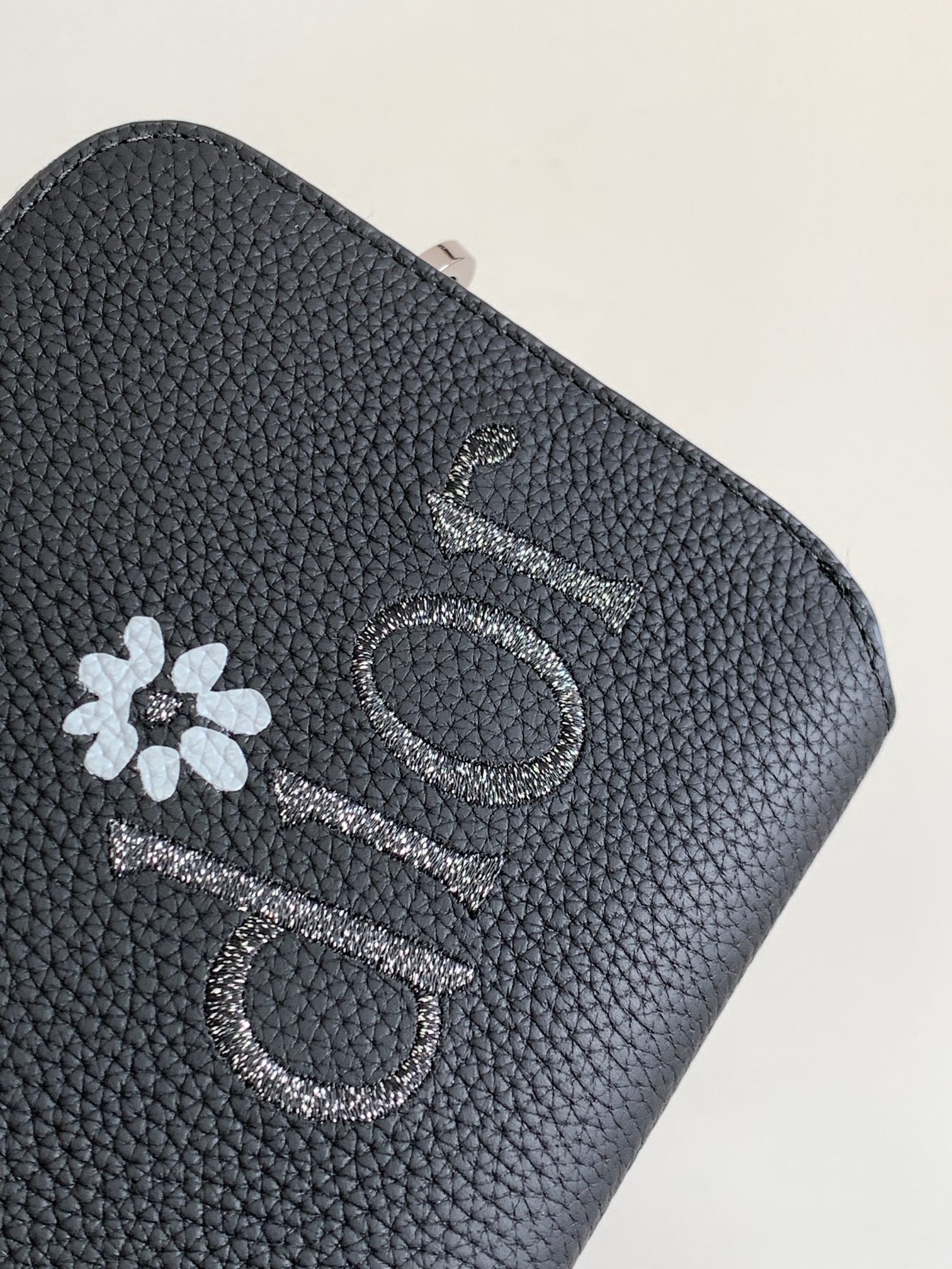 D*or&by erl crossbody bag-17 x 12.5 x 5cm