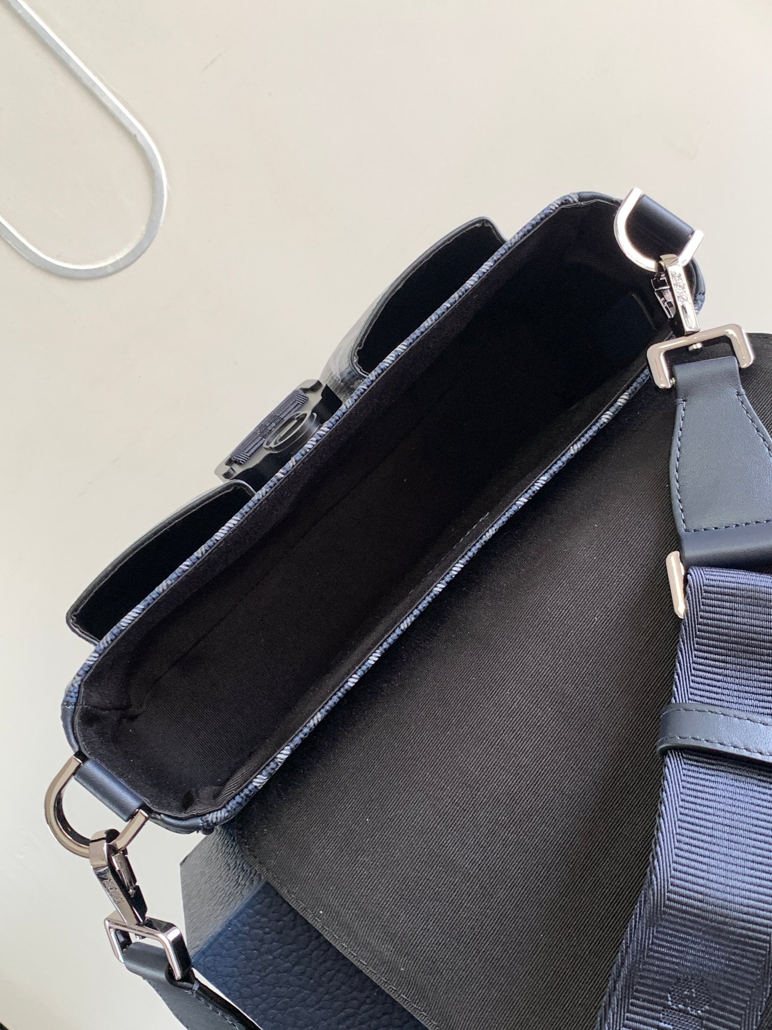 D*or hit the road handbags-27 x 17 x 9cm